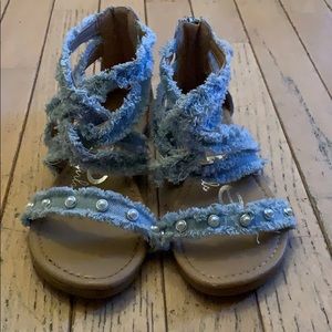 Girls size 2 Bebe sandals